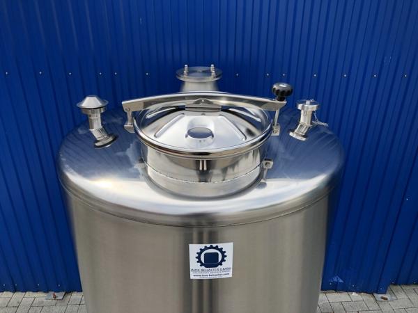 1533L stainless steel vessel with agitator mounting